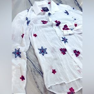 BARABAS Fashion brings you a floral lightweight linen like shirt, SIZE Medium